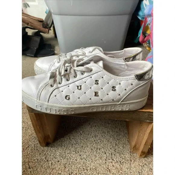 GUESS Y2K Women's 9.5M Loven Quilted Lace-Up Sneakers Shoes Flat White Silver - Picture 10 of 10
